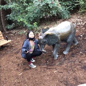 Meet your Posher, Eva